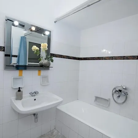Athenshomes New For Explorers 5 Br Athens
