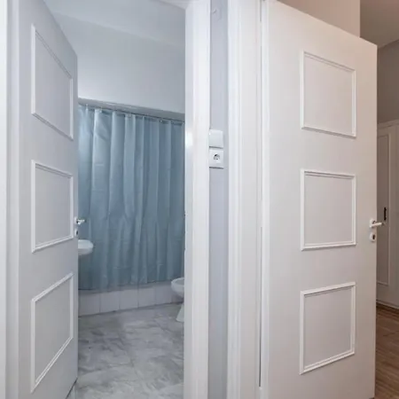Athenshomes New For Explorers 5 Br Athens